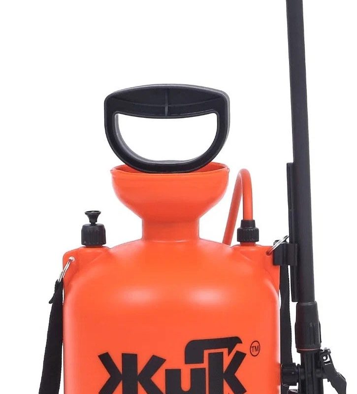 Опрыскиватель садовый Жук ОП-207