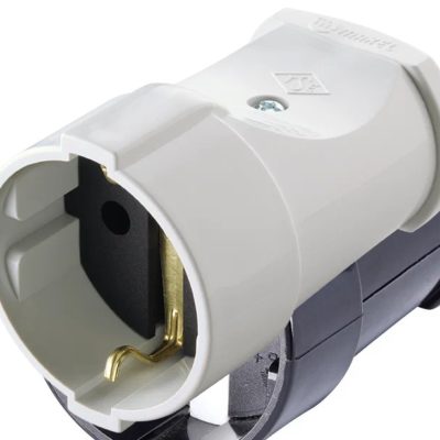 Штепсель 1 гн с/з бел. Makel (1/50/200)