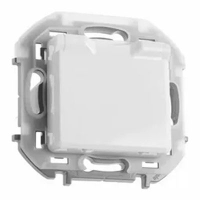 Механизм розетки 1СП INSPIRIA 16А защ.шторки нем.стандарт белый