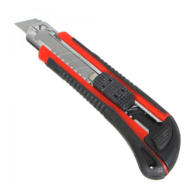 11090;Нож с выдвижным лезвием с фиксатором+запасные лезвия 3 шт.