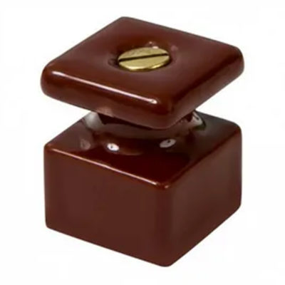Изолятор ретро фарфор квадратный (20*20*25) 30 шт/уп (коричневый) МезонинЪ