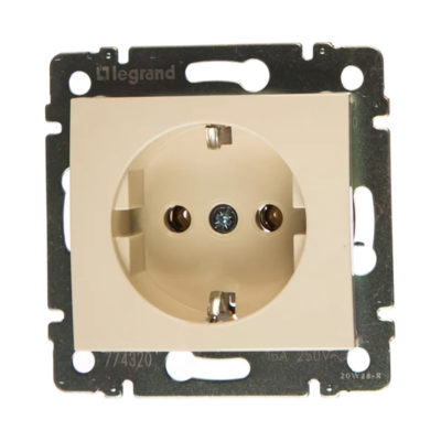 Розетка 1СП с/з слоновая кость Valena Legrand