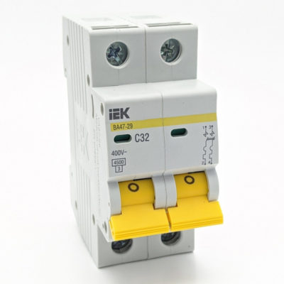Автомат 2Р 32А С IEK