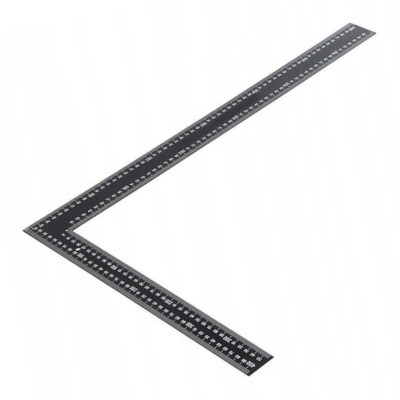 Угольник черный металлический 20*30